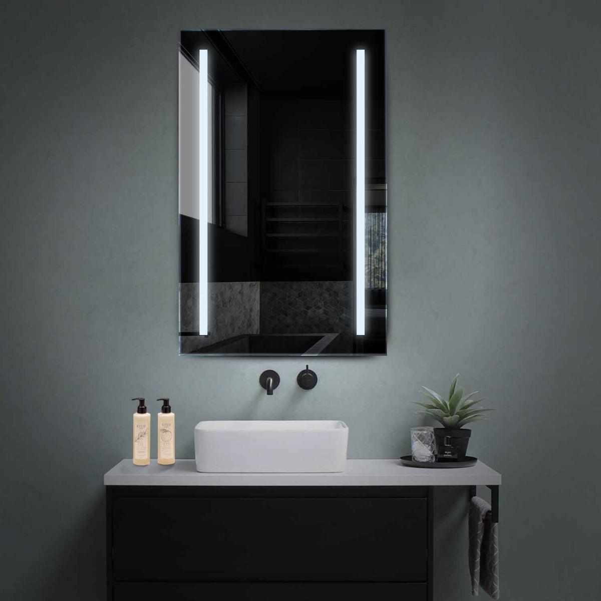 Miroir LED Vertical | Sans Boutons Tactiles | Lumière blanche froide - Reyze Série Salono Modèle 5
