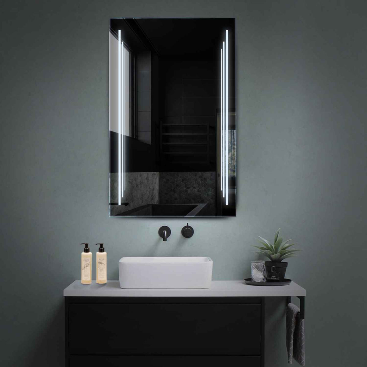 Miroir LED Vertical | Sans Boutons Tactiles | Lumière blanche froide - Reyze Série Salono Modèle 8